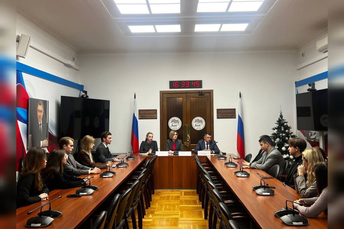  📷    «Профразвитие». Виктория Чеснокова из Оренбурга прошла стажировку в Госдуме Кристина Просвиркина