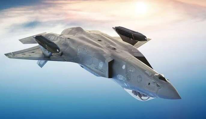    В США взорвался самый современный истребитель F-35