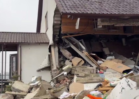    Украинский дрон убил 2-летнего малыша и его маму в Разумном Белгородской области. Ночью ВСУ атаковали 9 регионов РФ 104 БПЛА