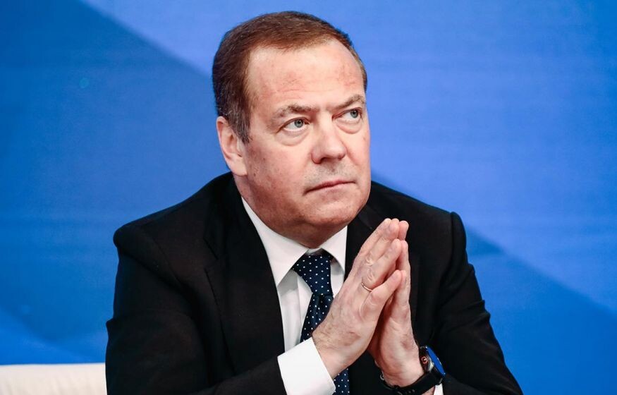    «Паталогический врун оттягивает переговоры с РФ»: Медведев описал полномочия Зеленского