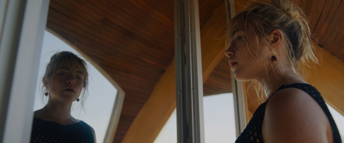 Кадры из фильма "Не беспокойся, дорогая" 2022г.