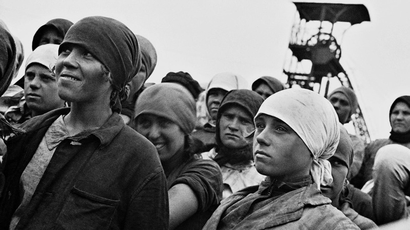 Юные советские труженицы, 1930 год. Фото: Георгий Зельма