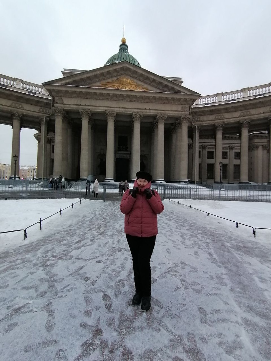 Люблю приходить в церковь с раннего утра.