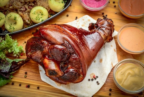    Готовим свиную рульку в духовке