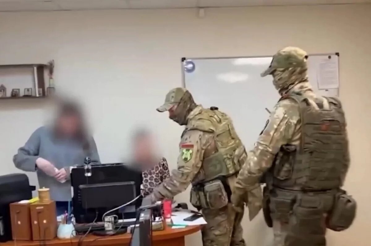    Женщин задержали. Одну из них поместили под домашний арест, вторую отпустили под обязательство о явке