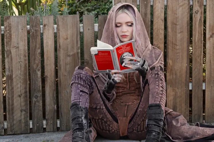 Граймс после расставания с Маском читаем Маркса