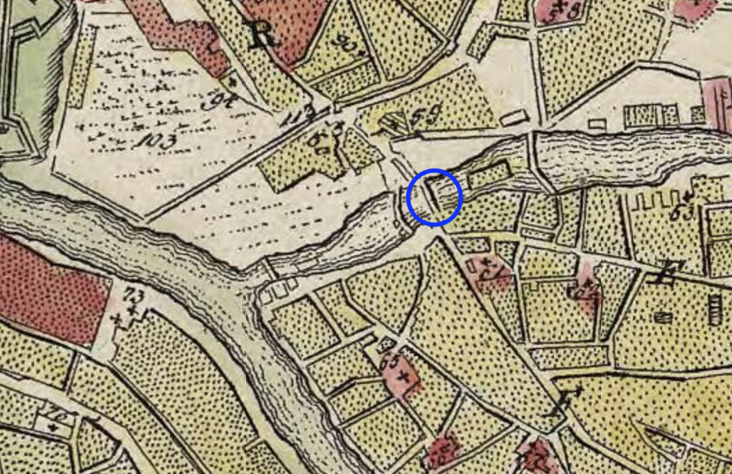 Мост на плане Москвы 1739 года. Выделен синим кружочком. Как видите, переправ через Яузу в те времена было немало. С сайта www.retromap.ru.