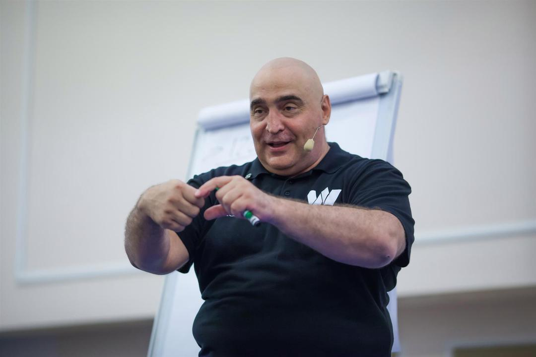 Владимир Довгань