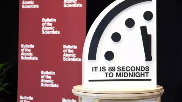    Часы Судного дня, фото: AP Photo / Mark Schiefelbein