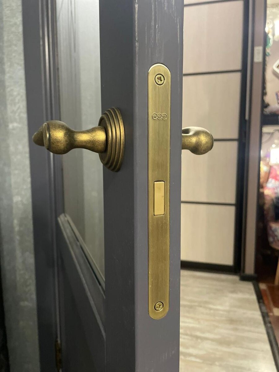 Врезка замков магнитных в межкомнатные двери