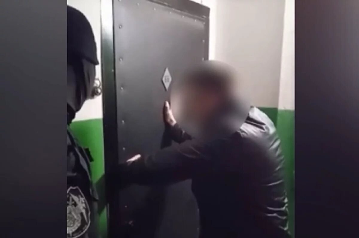    В Тверской области задержали парня, избившего прохожих в Питере