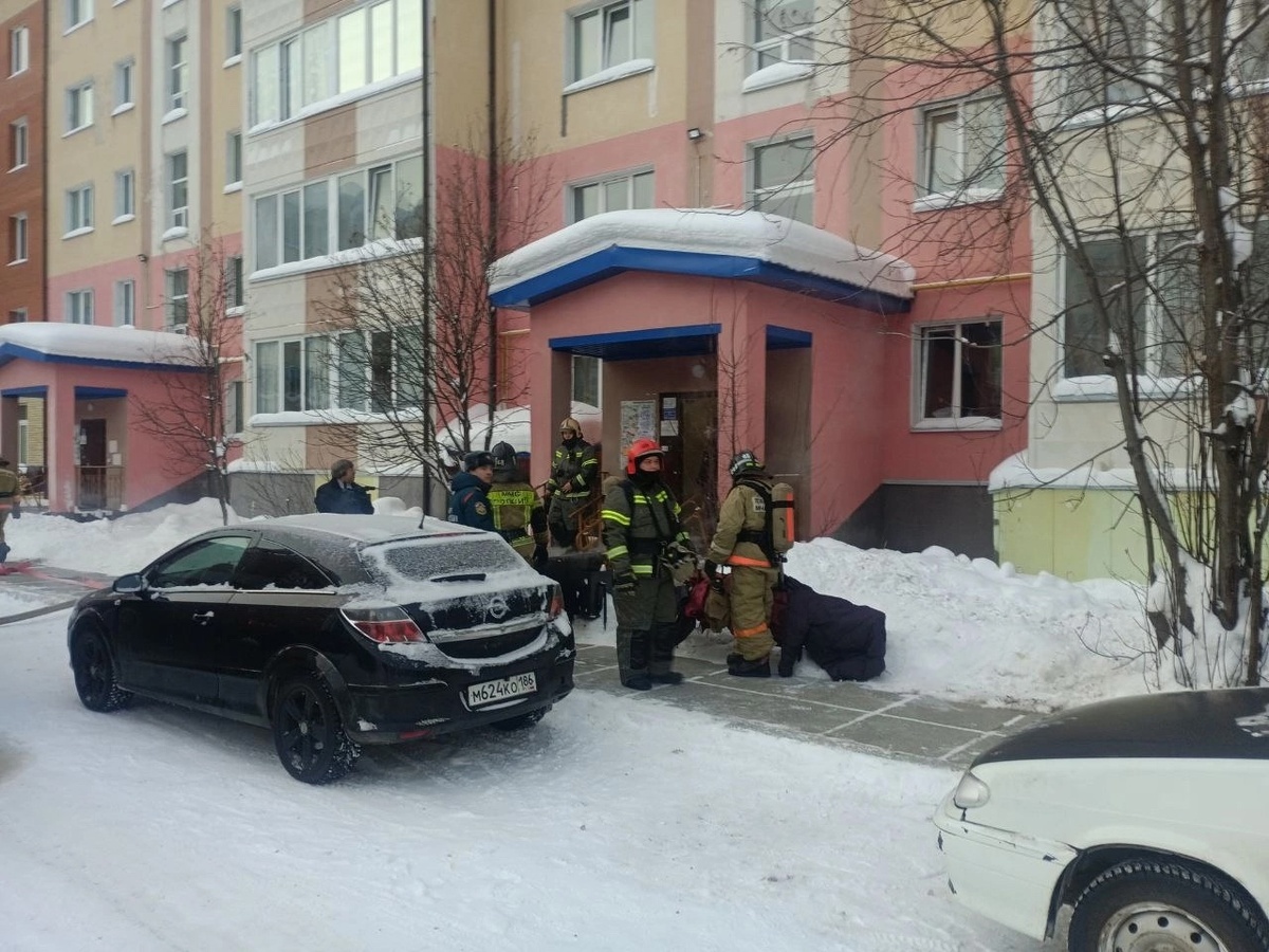    В Советском из горящей квартиры спасли пенсионерку