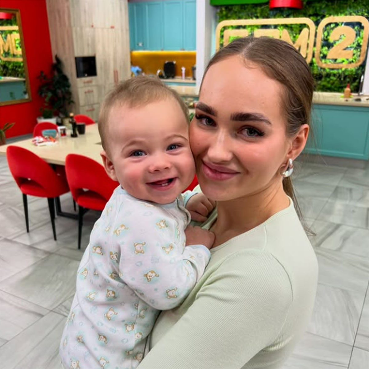 Виктория Лысковец с сыном Леоном от Тиграна Салибекова. Фото: соцсети Тиграна Салибекова