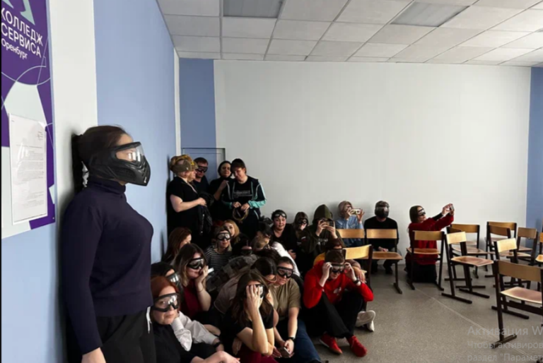    В учебных заведениях Оренбурга прошли тренинг по самообороне при массшутинге Марина Шарт