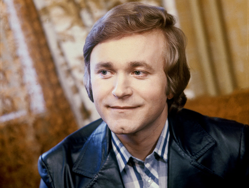 Евгений Мартынов