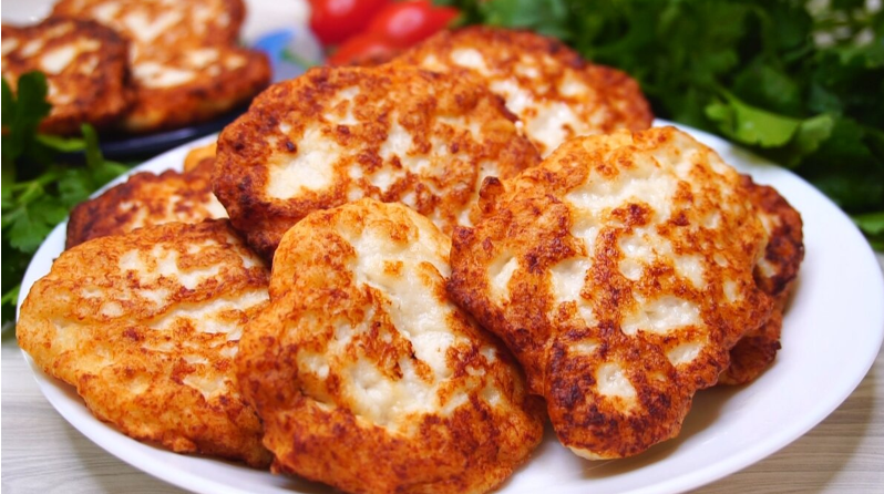 Вместо пирожков готовлю уже много лет мясные оладьи, рецепт станет палочкой-выручалочкой для тех, кто не любит стоять у плиты.