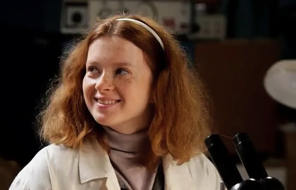 на фото Екатерина Копанова в сериале "Крем"