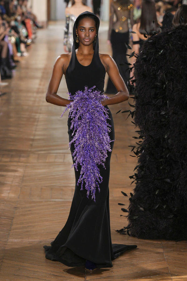 Georges Hobeika на Неделе высокой моды в Париже SS25 (27 января 2025 г.).