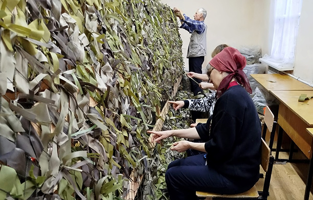 Поролоновые «бойцы», сети, свечи, сухой паек… Тверичане продолжают помогать фронту