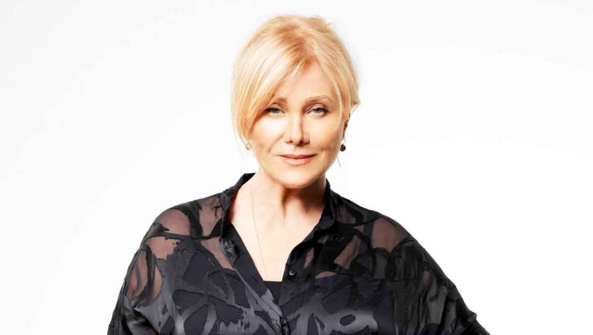 Деборра Ли Фернесс