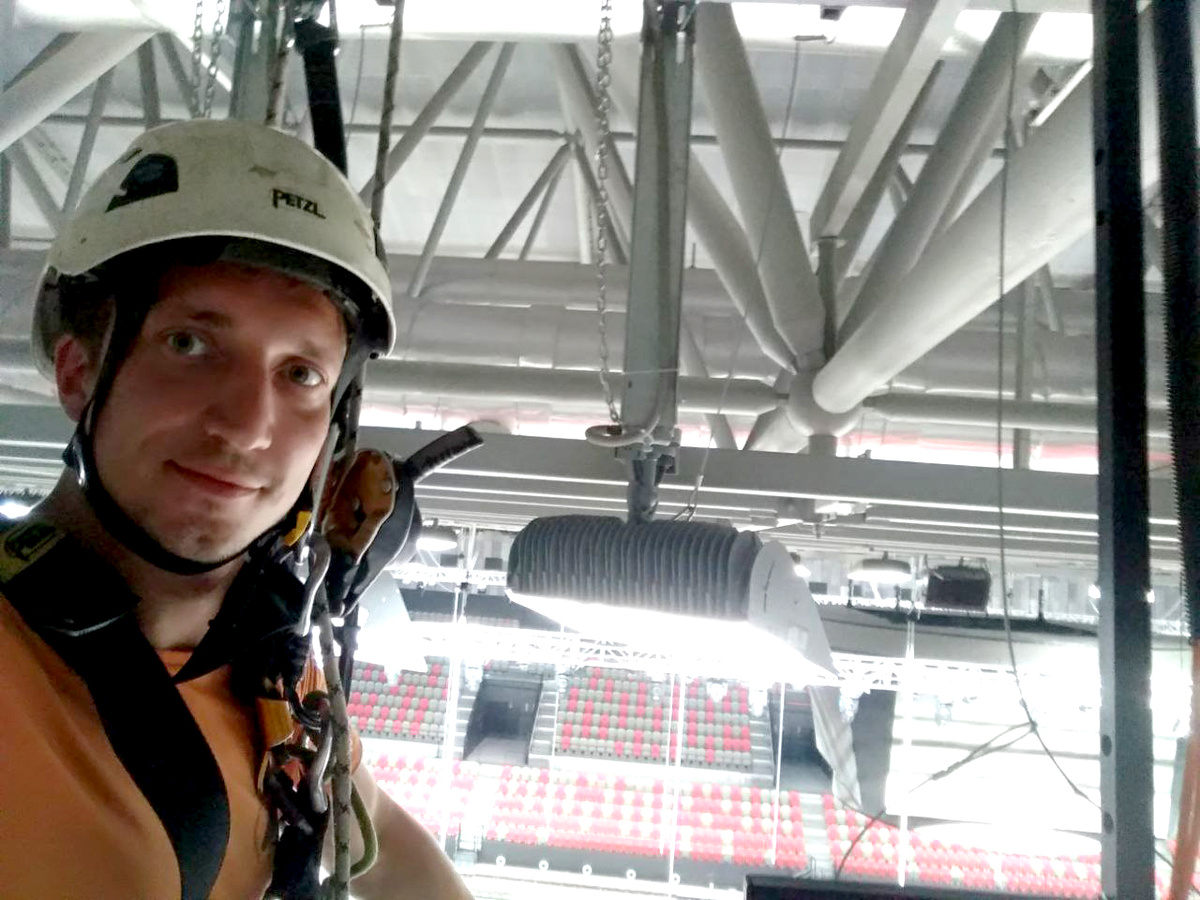 Монтаж оборудования. Фото Alp4Life