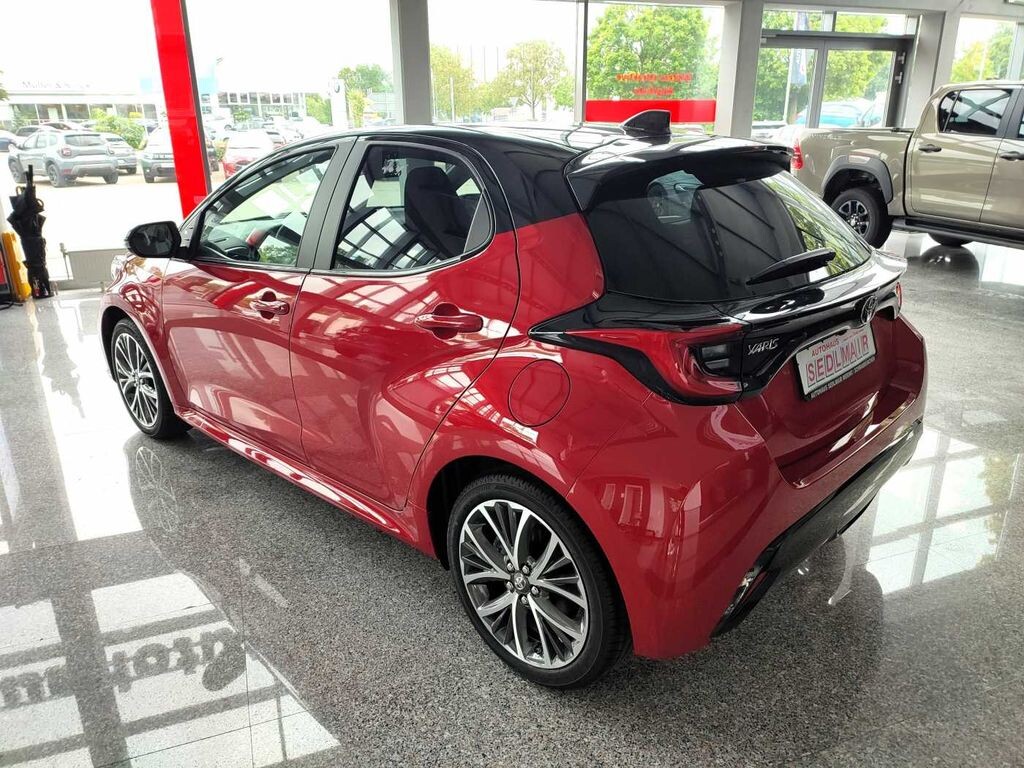 Toyota Yaris. Источник иллюстрации - Яндекс.Картинки