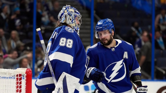    Российские хоккеисты Кучеров и Василевский вошли в символическую сборную "Тампы" за 25 лет Роман Захаров