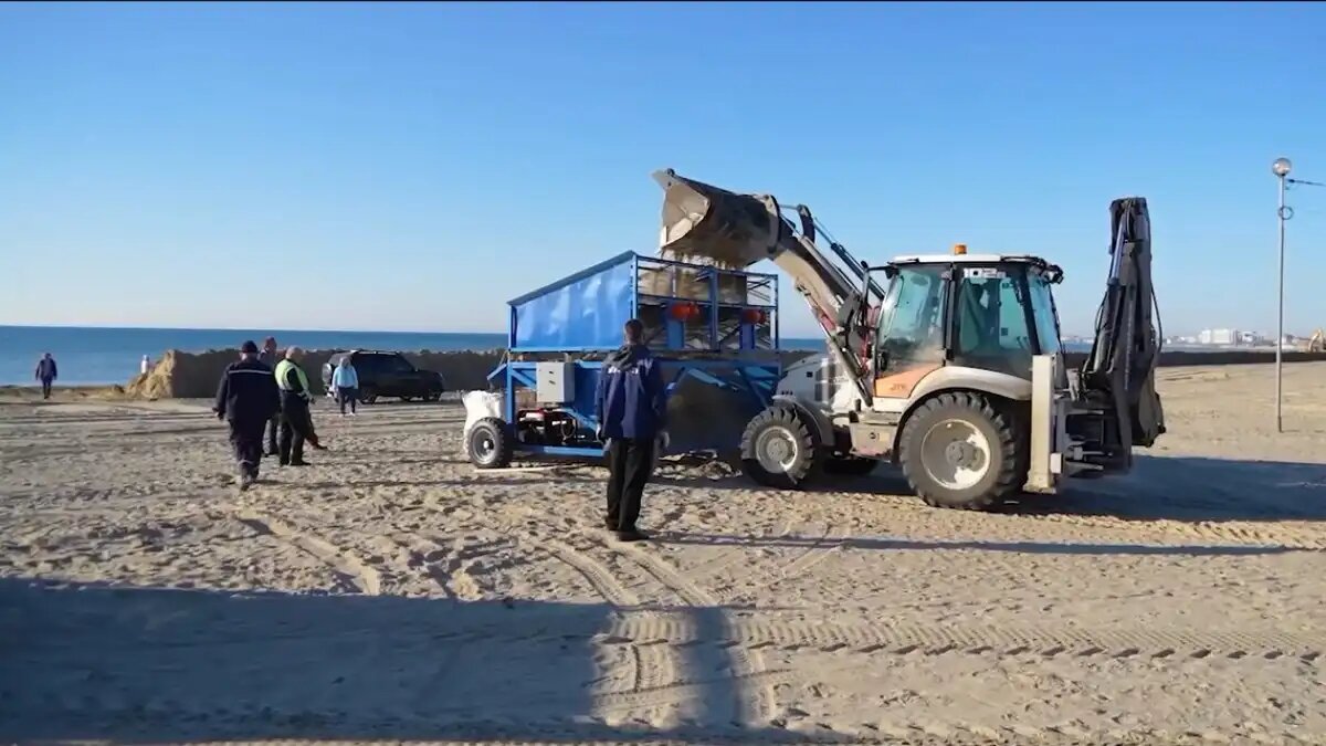 Оборудование способно просеивать песок