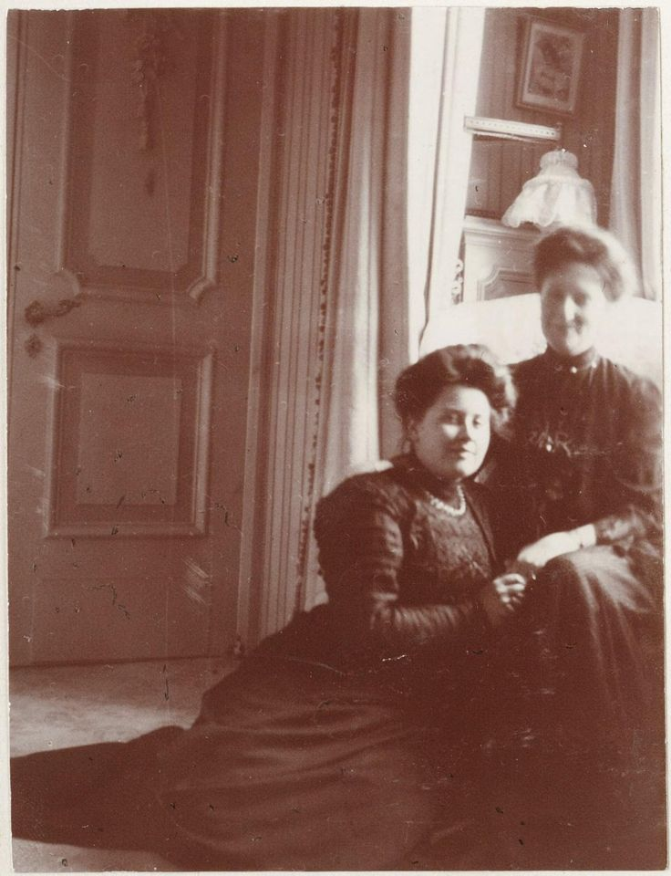 Императрица Александра Федоровна и Анна Танеева