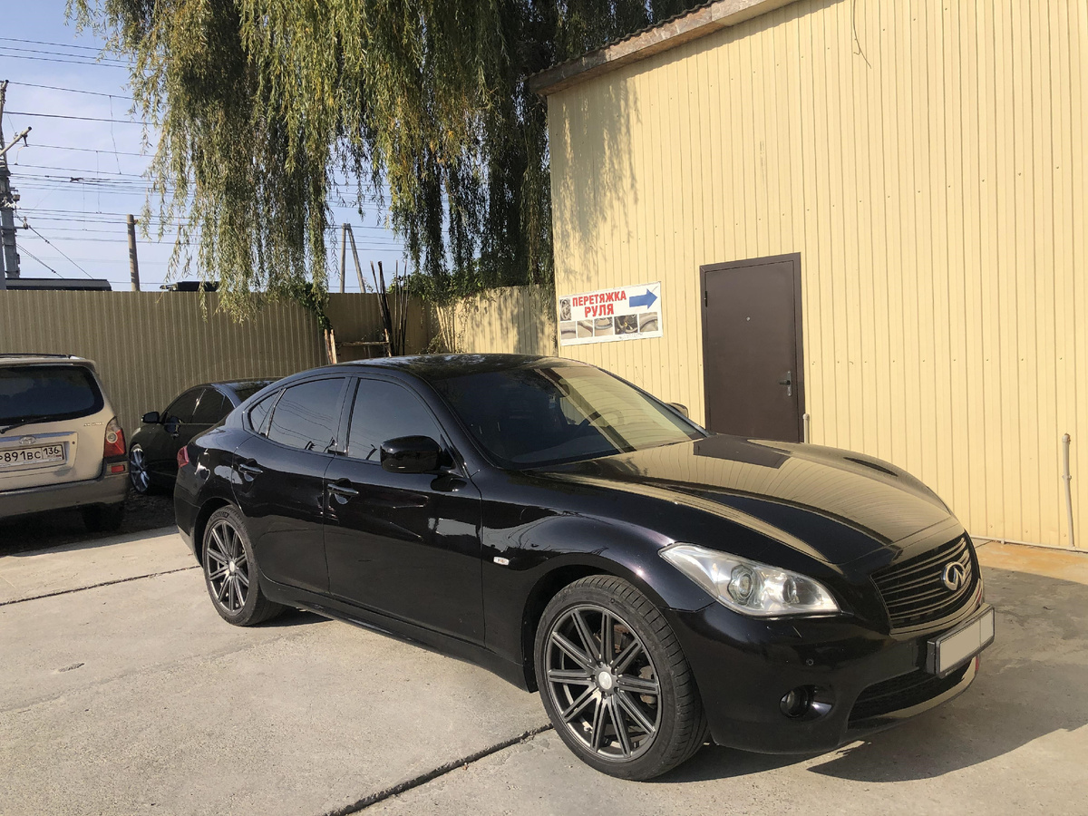 Infiniti M37