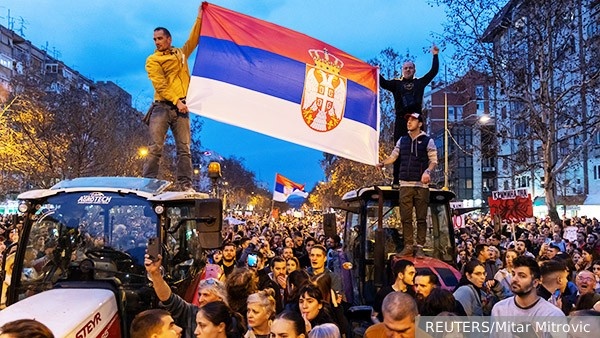     Фото: REUTERS/Mitar Mitrovic   
 Текст: Дмитрий Бавырин