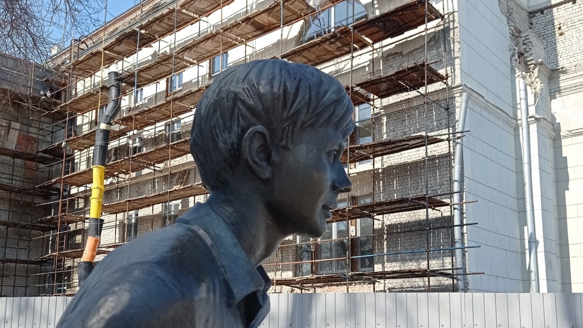    В центре Саратова за 21 млн продают квартиру в доме Олега ТабаковаНовости Саратова и области – Сетевое издание «Репортер64»