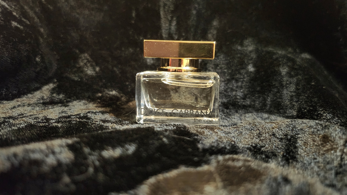 The One Dolce&Gabbana - парфюм приобретен после нескольких подходов в магазине в формате миниатюры 