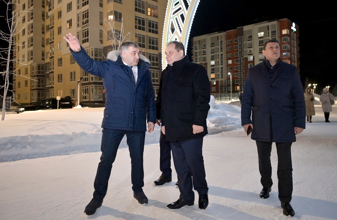 Ростислав Гольдштейн (в центре) посетил Усинск. Фото пресс-службы главы Коми