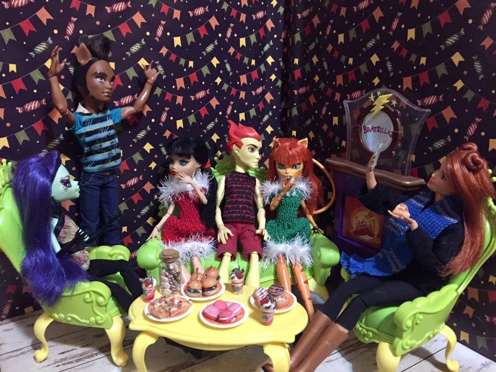 "Друзья, поздравляю вас с днем студента!"