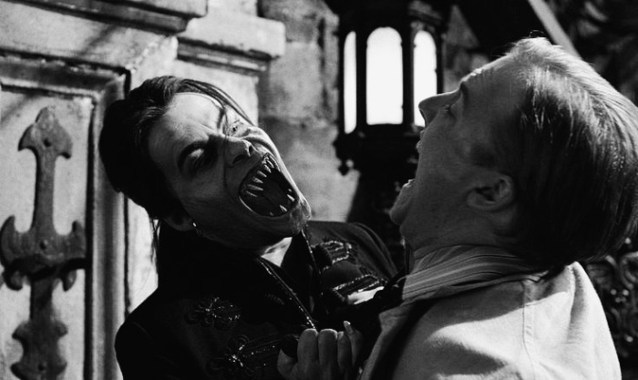 – Бу! Испугался?
«Ван Хельсинг», 2004-й г.