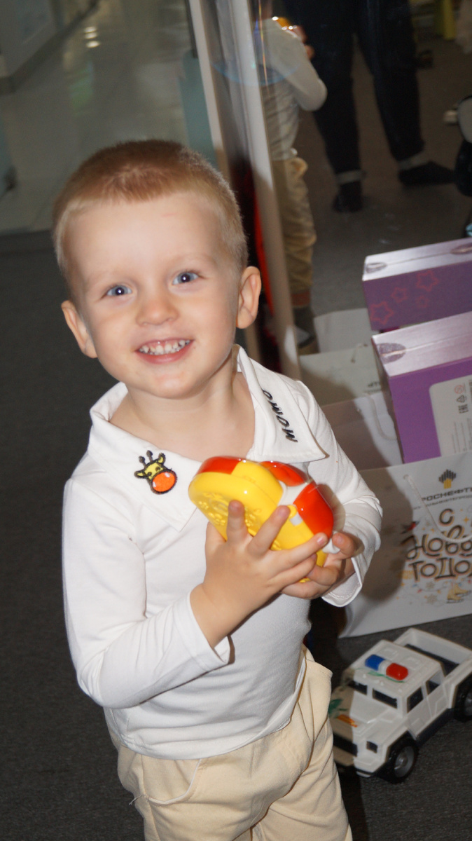 Коротковаты рукава чуть-чуть. 