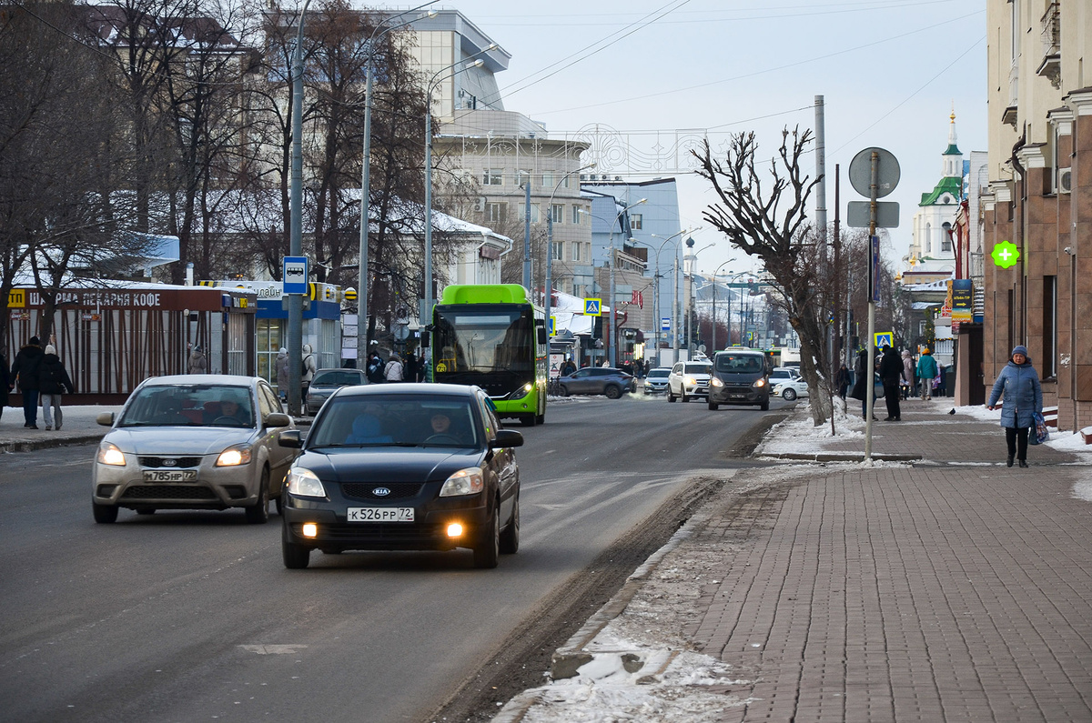 Почему в Москве хорошо, а на Урале плохо чистят улицы.  Фото: ФедералПресс / Дмитрий Шевалдин