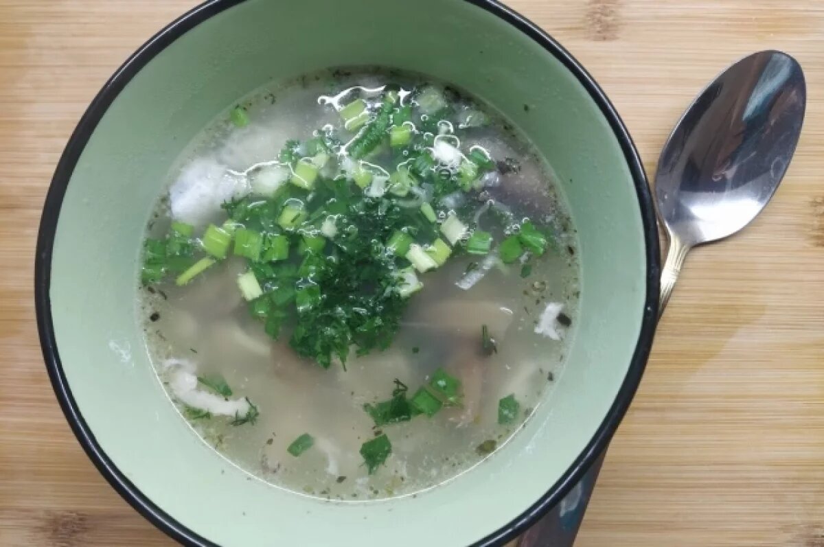    Очень полезны рыбные супы.