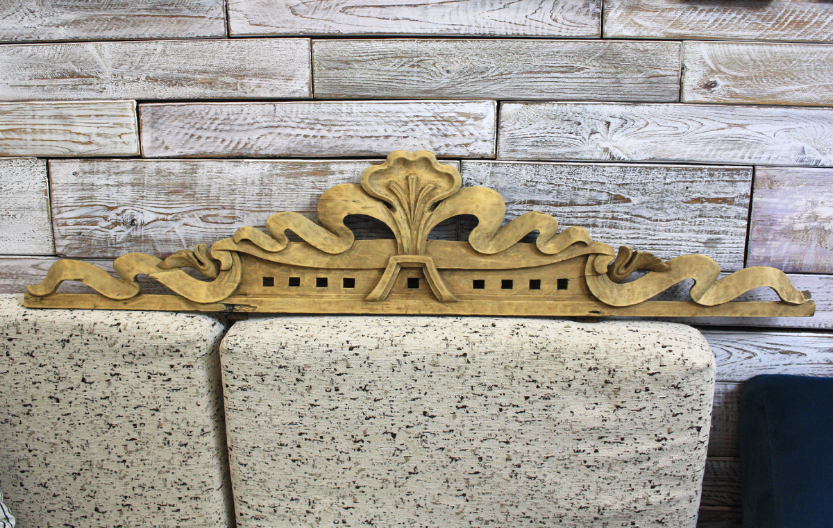 после чистки - ушли все царапины, грязь и старое покрытие