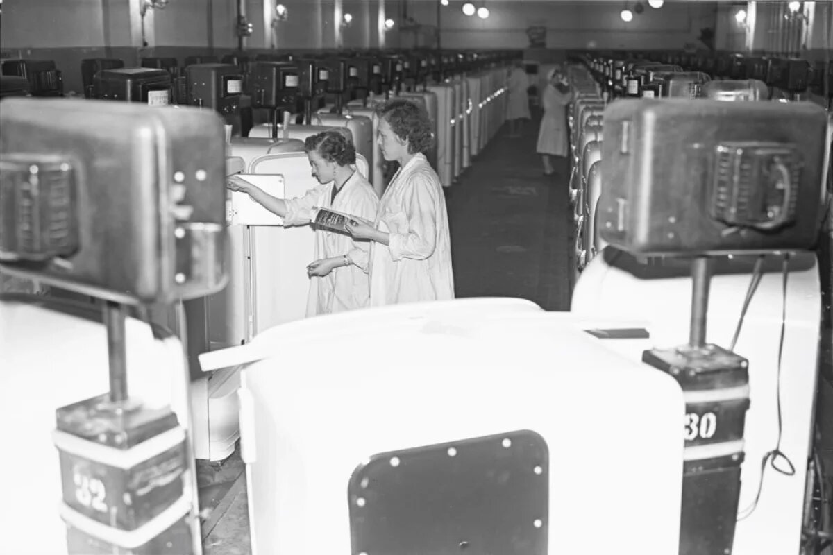    Цех бытовых холодильников Московского автомобильного завода имени И. А. Лихачева.