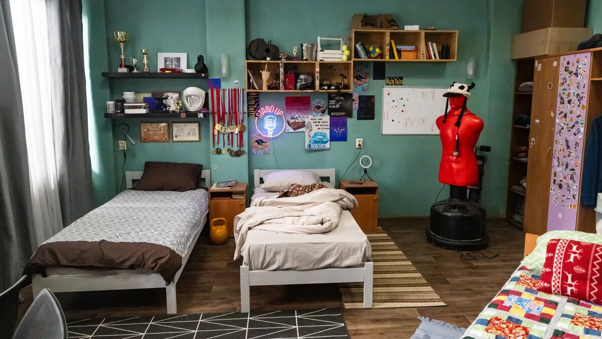    В старые локации «Универа» поместят новых героев. Фото: кадр из сериала
