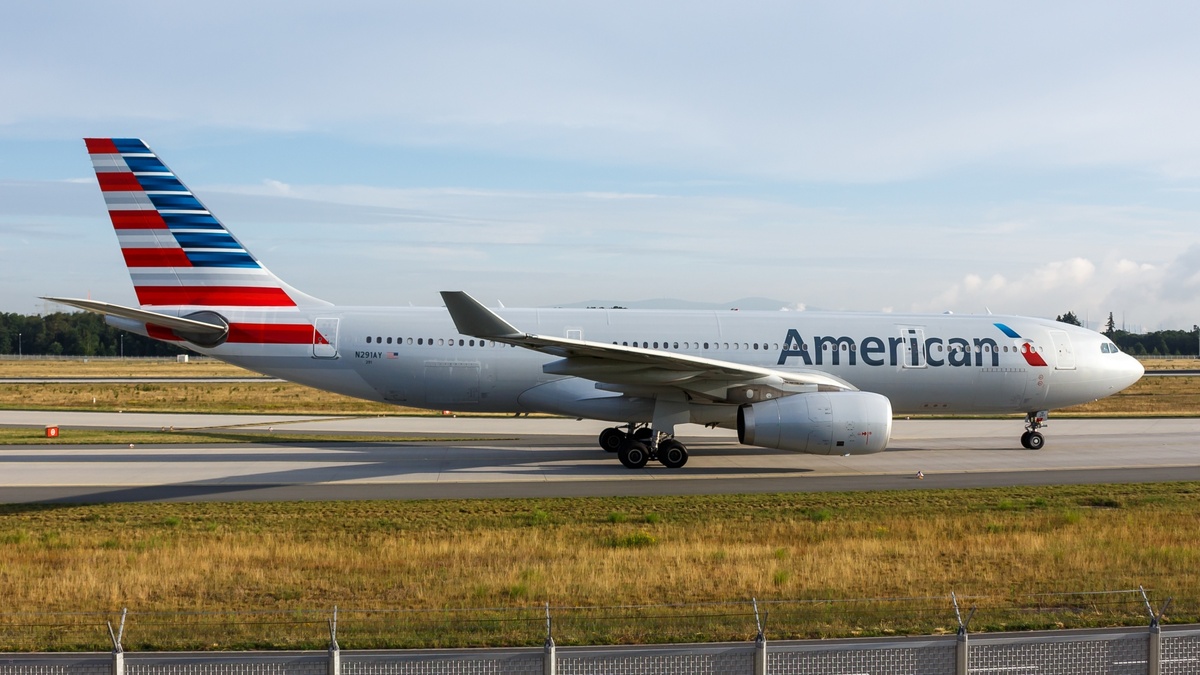    Самолёт авиакомпании American Airlines / Источник: (cc) tjdarmstadt