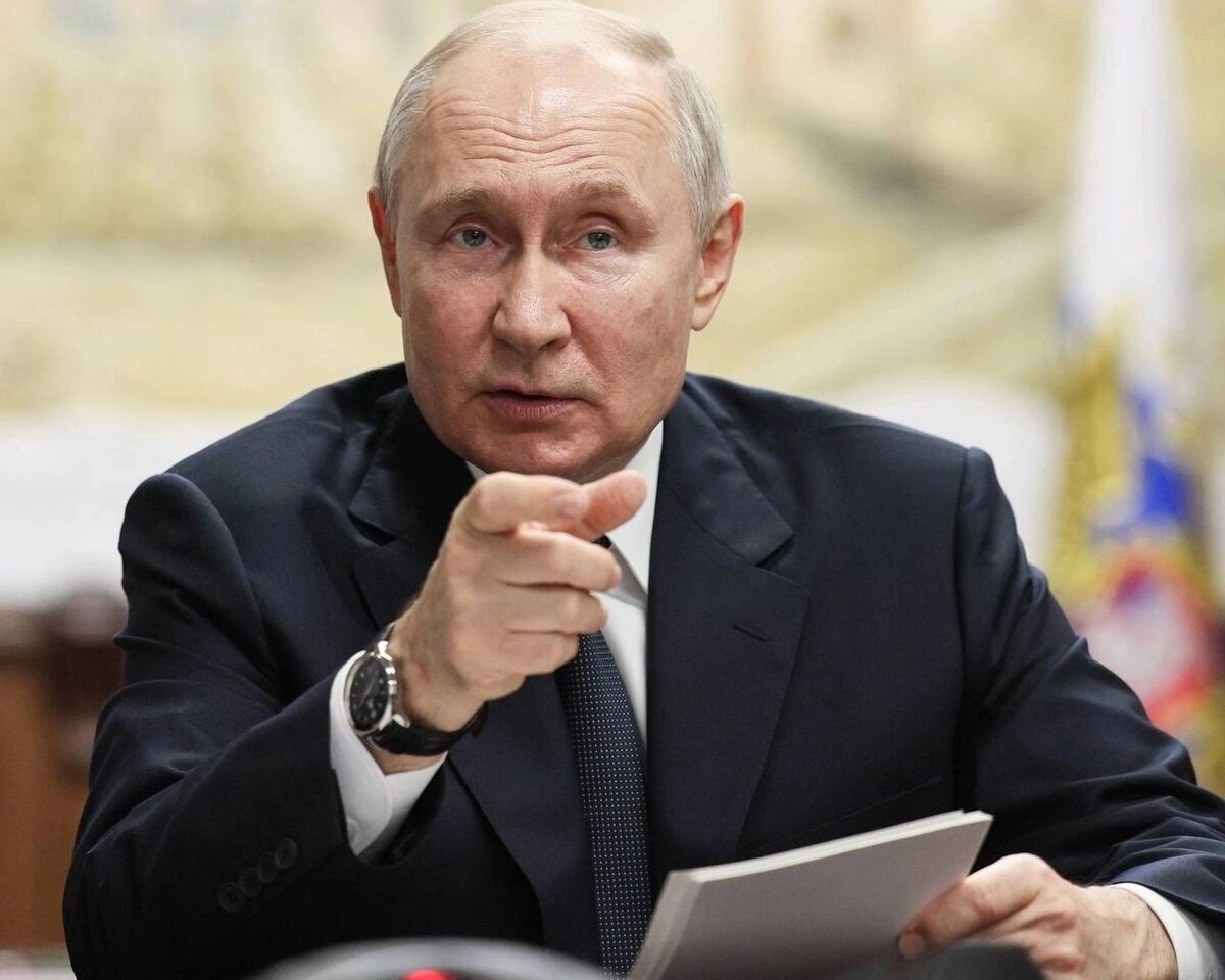  Путин анонсировал завершение СВО через 1,5-2 месяца. Но есть нюанс Для этого у Украины должны закончаться "спонсорские деньги и патроны".Суверенитет Украины почти нулевой, также высказался российский лидер.👍 - Будем надеяться что это правда!!! 