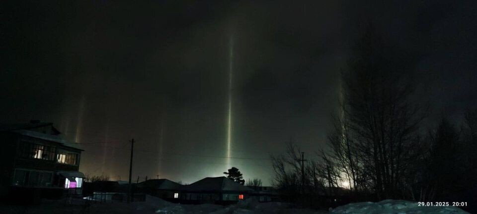    Световые столбы в Камне-на-Оби. Источник: t.me/vkurse22