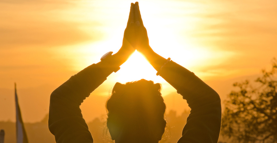 Анджали мудра или намастэ - уважение, почтение, подношение к кому-либо, к чему-либо.