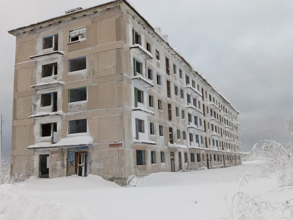 Один из расселенных домов. Юбилейный