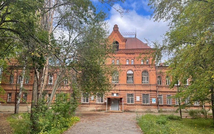    Здание «Красной больницы» в Воткинске выставили на продажу за 25 млн рублей