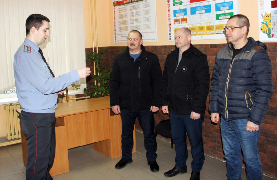     Члены добровольных дружин оказывают помощь в охране общественного порядка