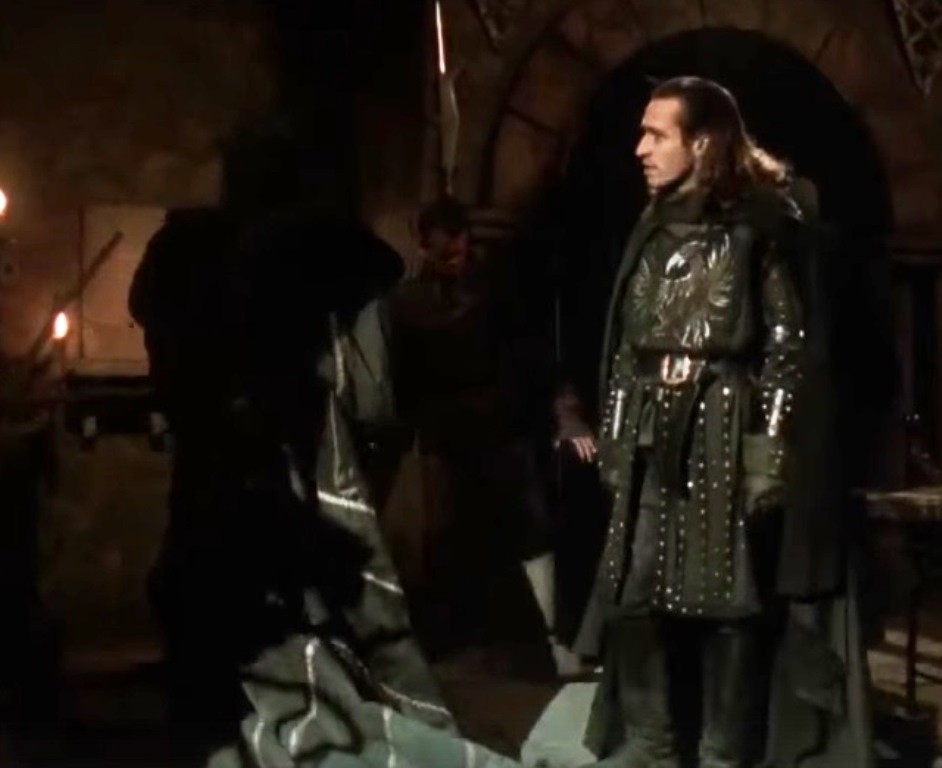 До Шерлока по дворцу в одеяле ходил шериф Ноттингем